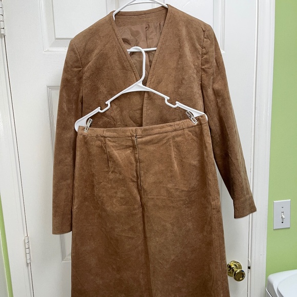 Count Romi LTD Jackets & Blazers - Women's Suede Skirt and Coat 10